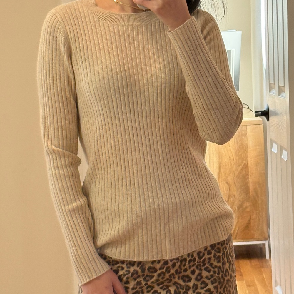 C by Bloomingdale's Beige Ribbed Cashmere Crew Neck Sweater S